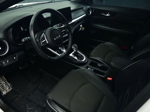 Certified 2024 Kia Forte GT-Line image 17