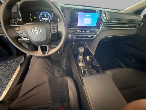 Used 2025 Toyota Camry LE FWD image 21