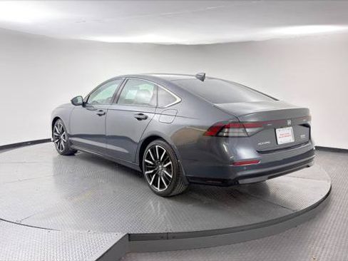 Used 2023 Honda Accord Touring image 6