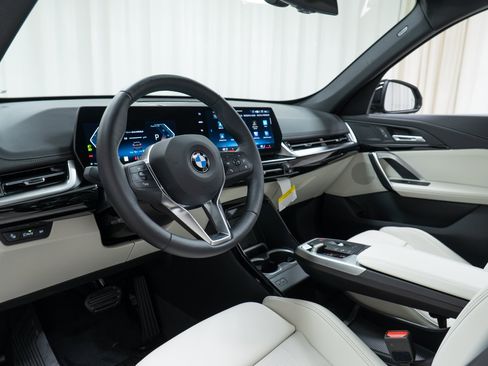 New 2026 BMW X1 xDrive28i w/ Convenience Package AWD/4WD image 12
