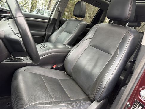 Used 2017 Toyota Highlander Limited Platinum image 16