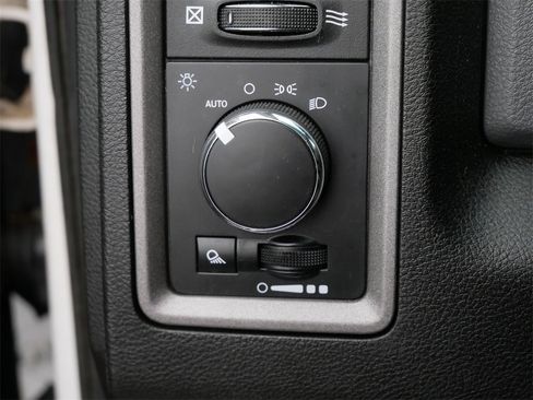 Used 2019 RAM 1500 Tradesman w/ Chrome Appearance Group image 26