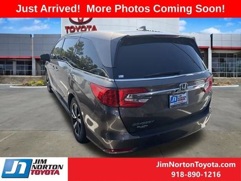 Used 2018 Honda Odyssey Elite image 3