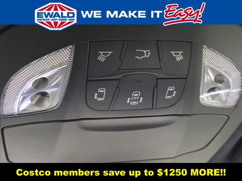 New 2026 Chrysler Pacifica Select AWD/4WD image 25