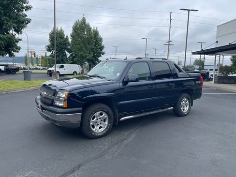 Used 2005 Chevrolet Avalanche Z71 w/ Sun And Sound Package AWD/4WD image 1