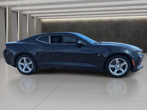 Used 2016 Chevrolet Camaro LT image 7
