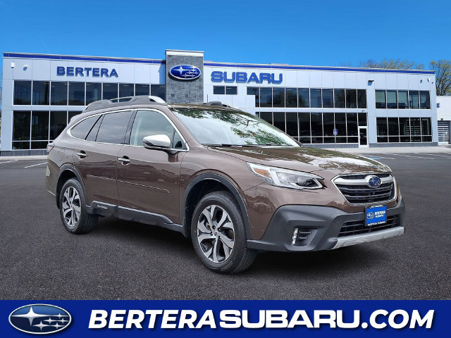 Used 2022 Subaru Outback Touring AWD/4WD image 1