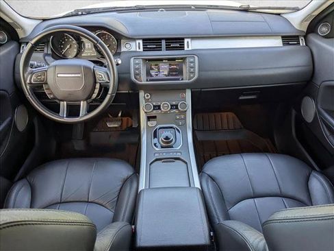 Used 2017 Land Rover Range Rover Evoque SE image 18