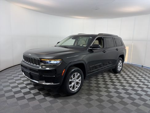 Used 2022 Jeep Grand Cherokee L Limited AWD/4WD image 2