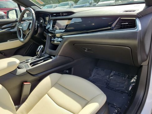 Used 2023 Cadillac XT6 Sport w/ Technology Package AWD/4WD image 21