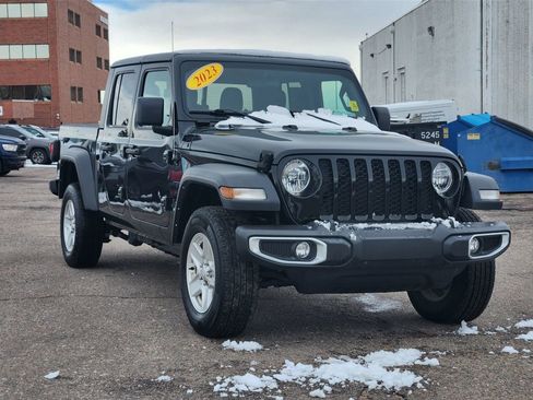 Used 2023 Jeep Gladiator Sport AWD/4WD image 2