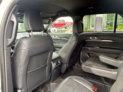 Used 2026 Ford Explorer Tremor w/ Tremor Convenience Package AWD/4WD image 14