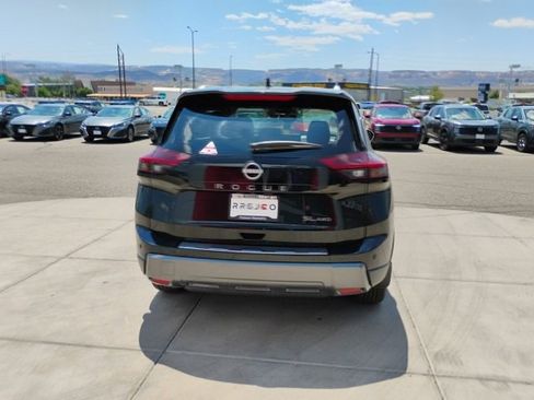 New 2025 Nissan Rogue SL image 6