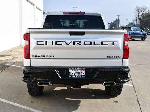 Used 2022 Chevrolet Silverado 1500 Custom Trail Boss w/ LPO, Dark Essentials Package image 6