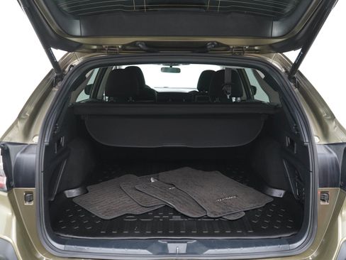 Used 2025 Subaru Outback Premium AWD/4WD image 16