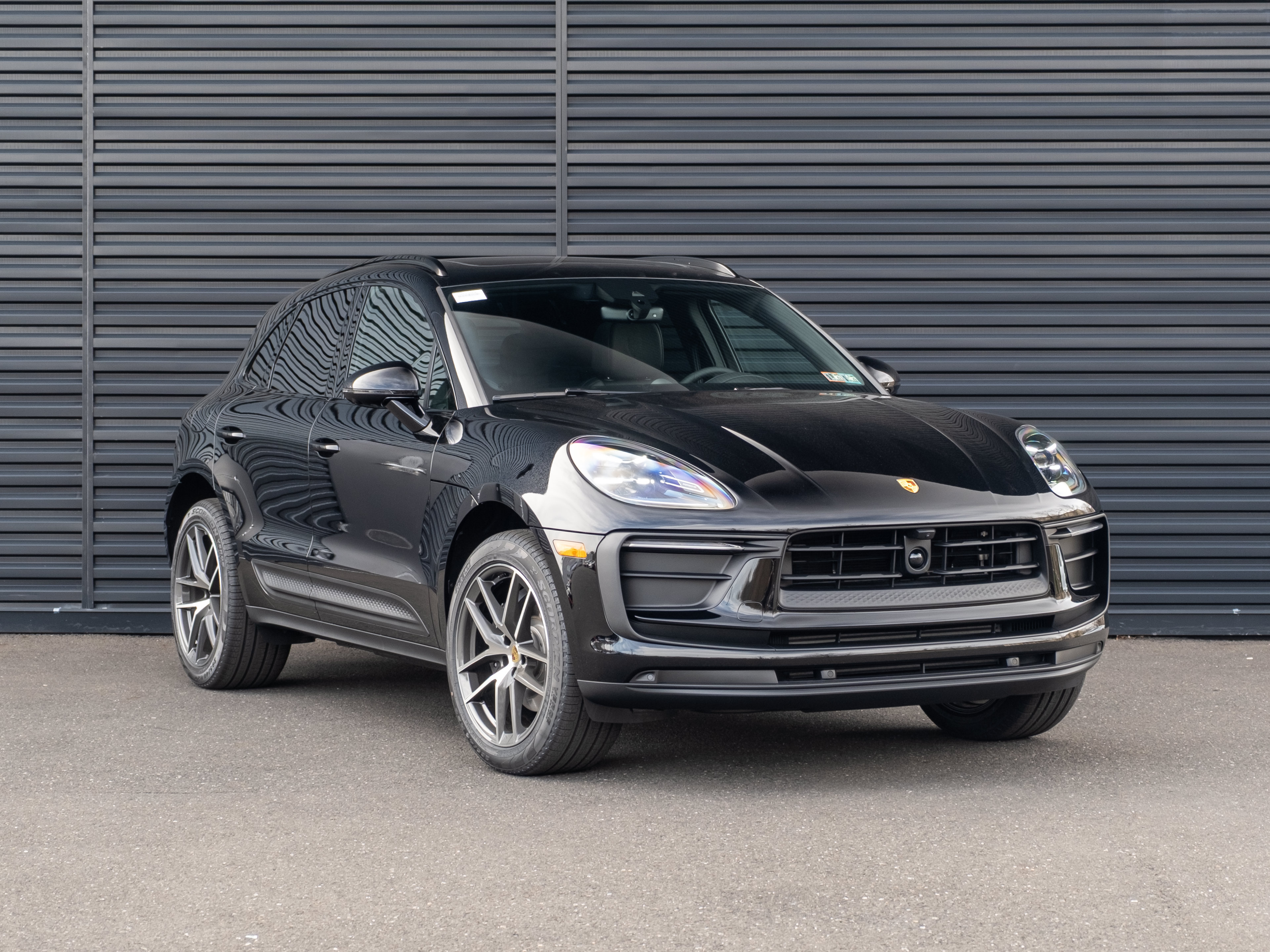 Certified 2026 Porsche Macan AWD/4WD image 10