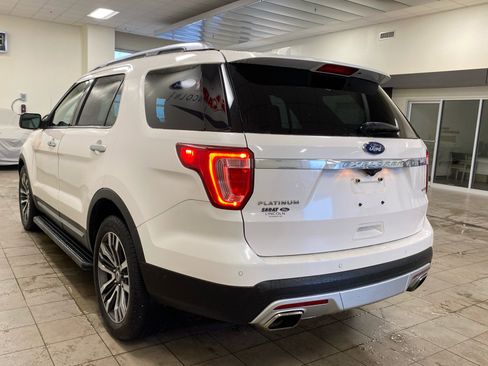 Used 2017 Ford Explorer Platinum image 5