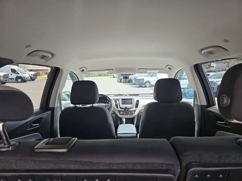 Used 2020 Chevrolet Equinox LT image 32