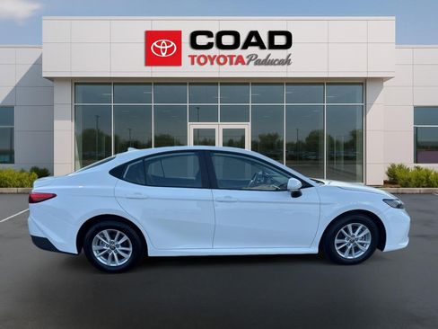 Used 2025 Toyota Camry LE FWD image 6