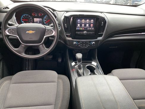 Used 2021 Chevrolet Traverse LS image 4