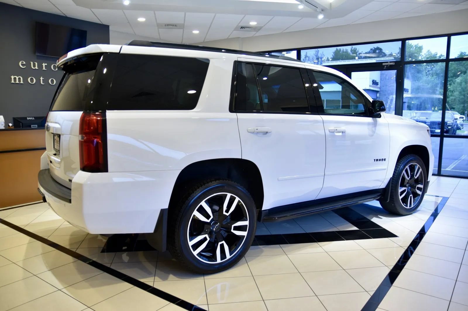 Used 2019 Chevrolet Tahoe Premier AWD/4WD image 6