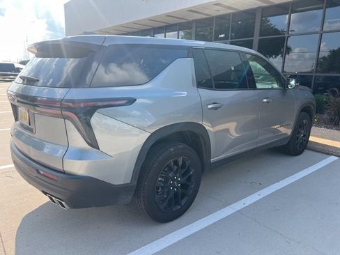 Used 2024 Chevrolet Traverse LS w/ Midnight/Sport Edition AWD/4WD image 8