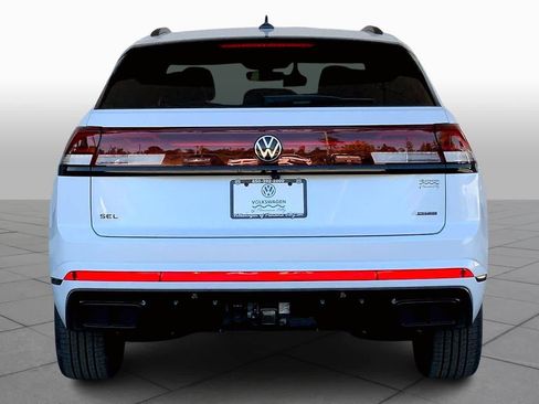 New 2026 Volkswagen Atlas Cross Sport SEL R-Line image 4