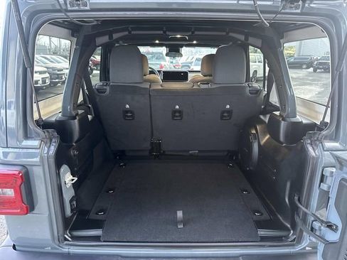 Used 2024 Jeep Wrangler Sport S image 11