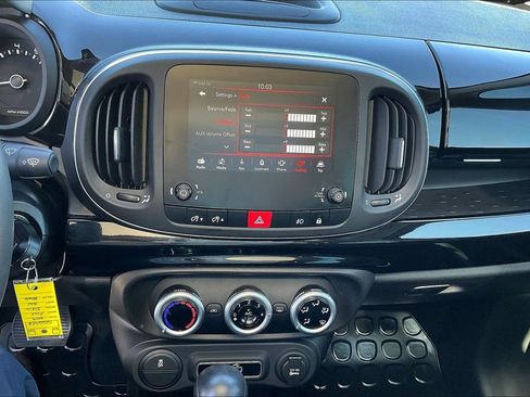 Used 2019 FIAT 500L Trekking FWD image 15