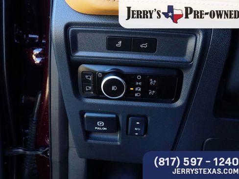 Used 2024 Ford Expedition Platinum image 16