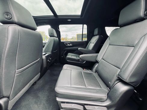 Used 2022 Chevrolet Suburban Z71 w/ Z71 Off-Road Package image 37