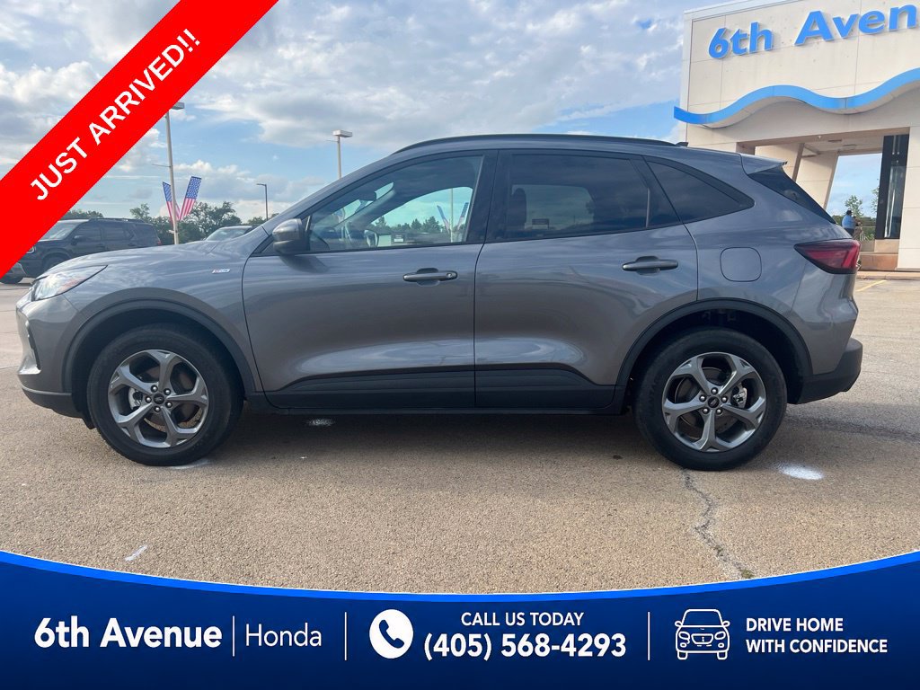 Used 2025 Ford Escape ST-Line Select AWD/4WD image 9