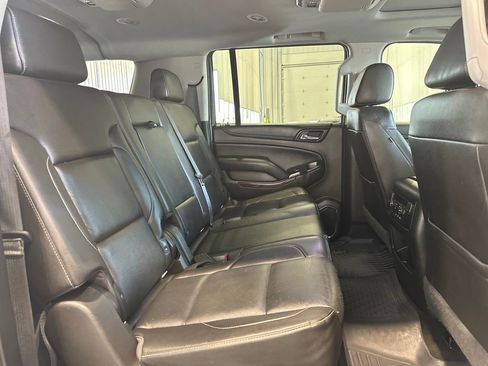 Used 2018 GMC Yukon XL SLT w/ Open Road Package AWD/4WD image 34