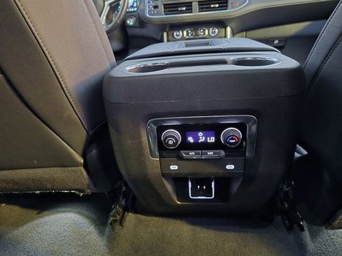 Used 2023 Chevrolet Suburban LT image 36