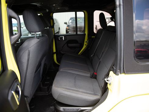 Used 2024 Jeep Wrangler Unlimited w/ Convenience Group AWD/4WD image 21