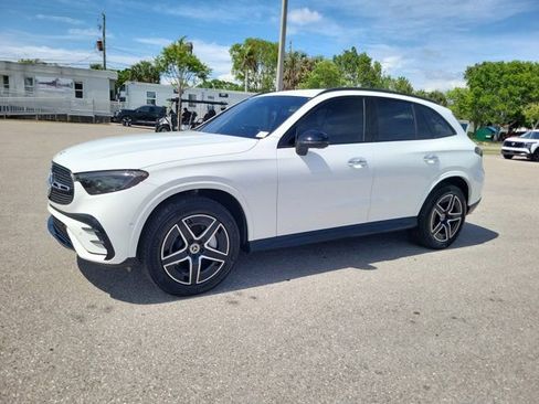 Used 2025 Mercedes-Benz GLC 300 4MATIC image 9