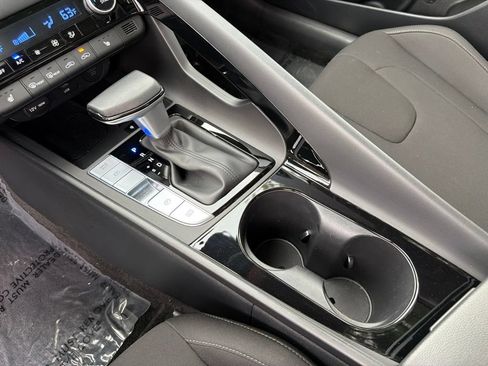 Certified 2025 Hyundai Elantra SEL FWD image 27
