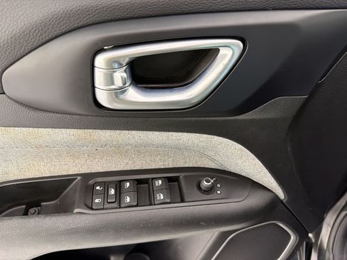 Used 2022 Jeep Compass Latitude FWD image 13