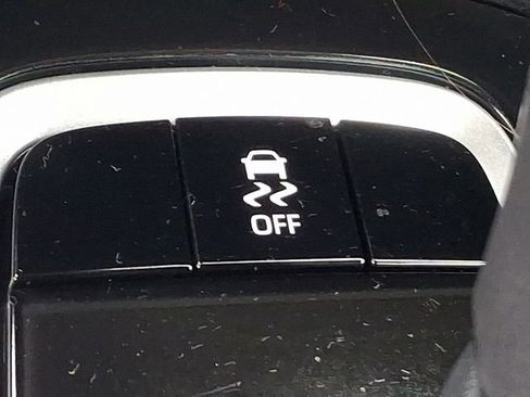 Used 2025 Toyota Corolla LE image 23