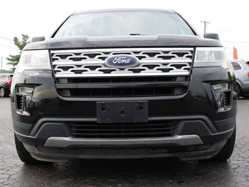 Used 2018 Ford Explorer XLT w/ Equipment Group 201A AWD/4WD image 2