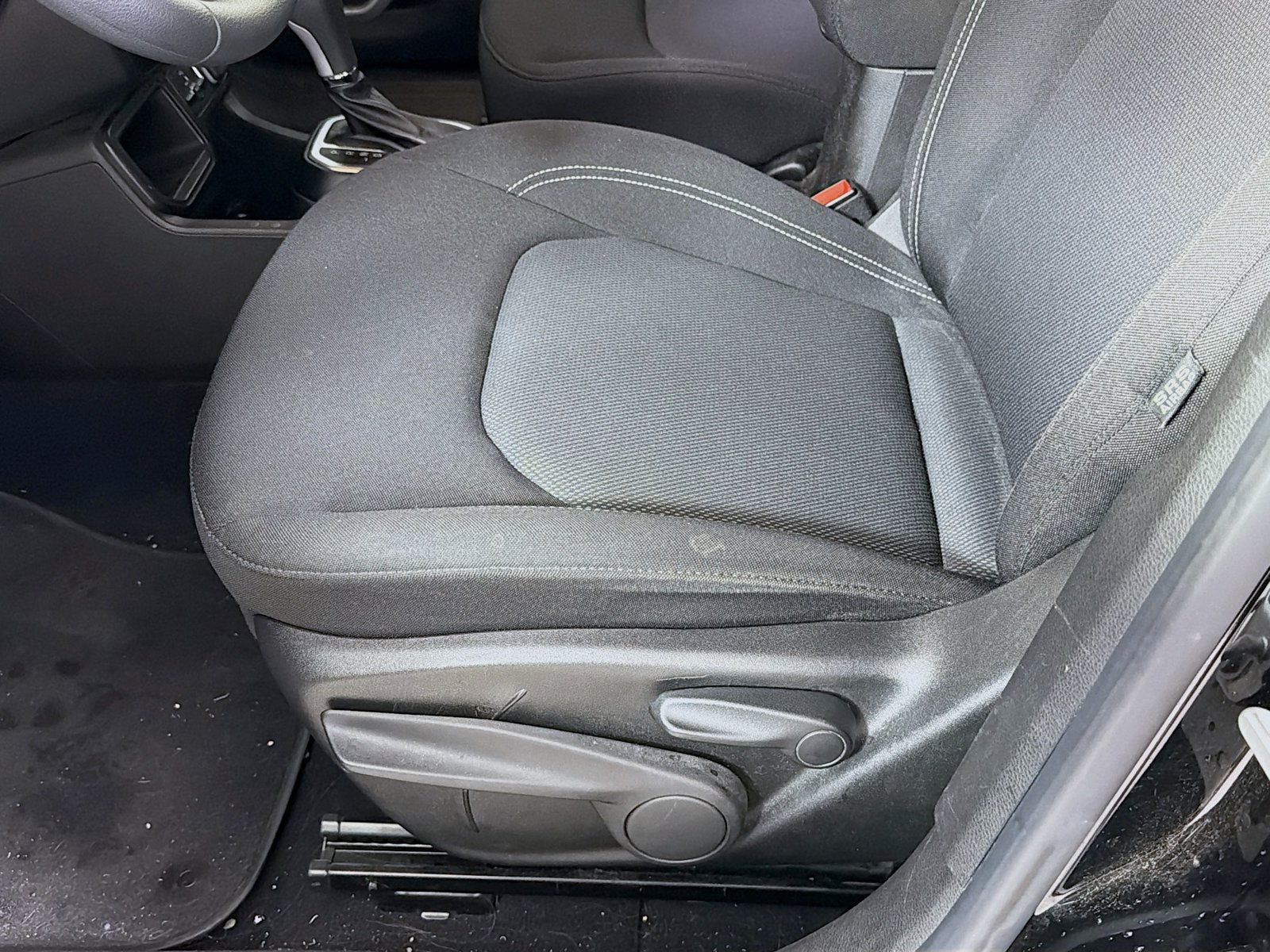 Used 2020 Jeep Renegade Sport FWD image 21