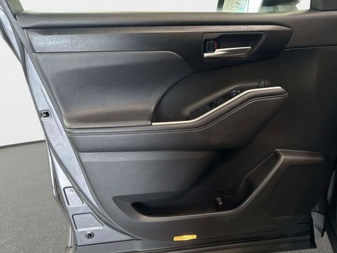 Used 2021 Toyota Highlander XSE image 15