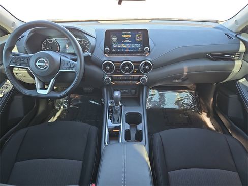 Used 2025 Nissan Sentra SV image 9