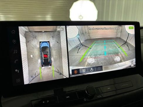 Used 2024 Nissan Rogue Platinum w/ Platinum Premium Package image 17