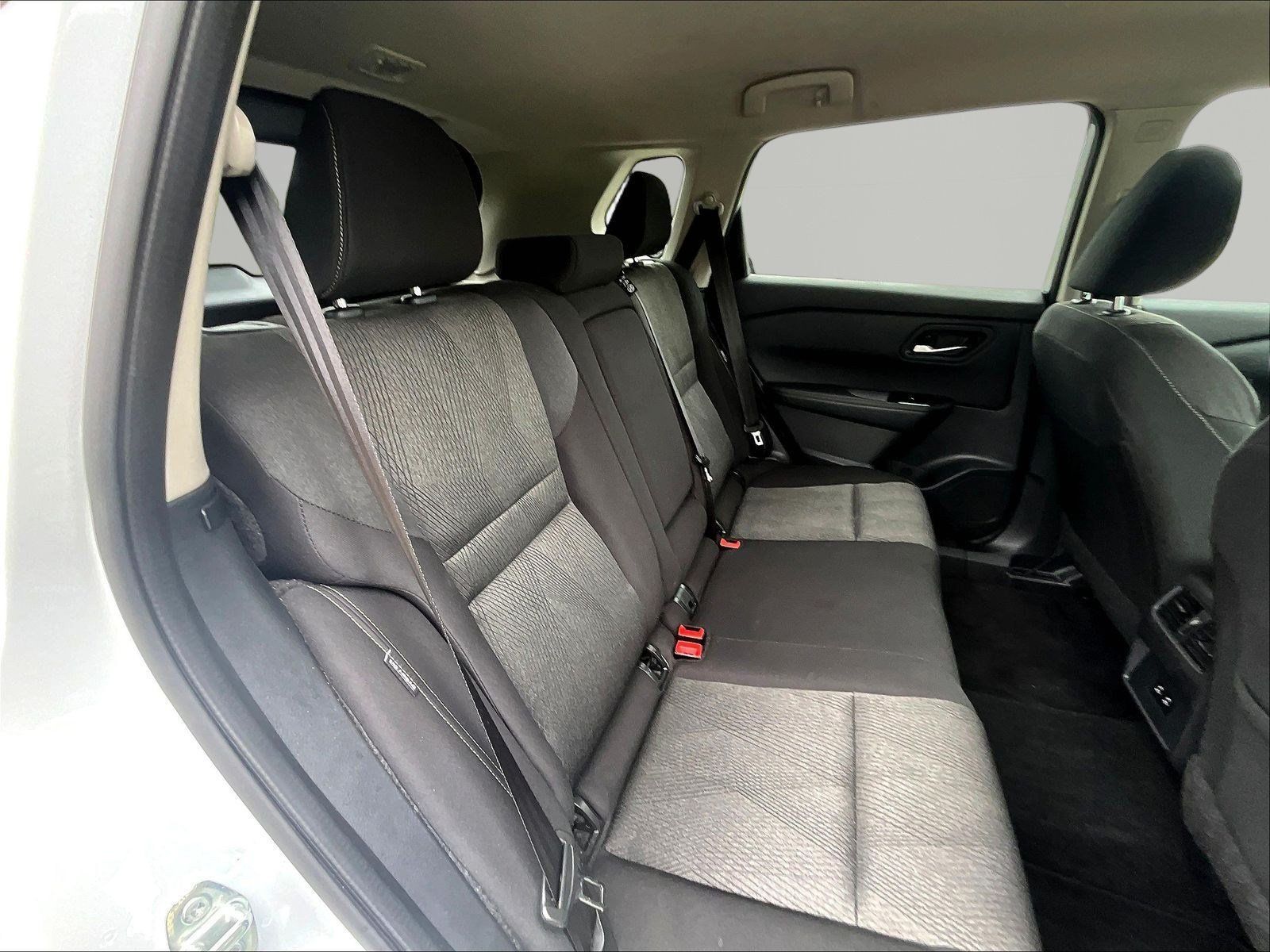 Used 2025 Nissan Rogue SV AWD/4WD image 25