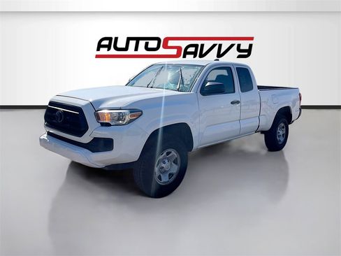 Used 2022 Toyota Tacoma SR image 3
