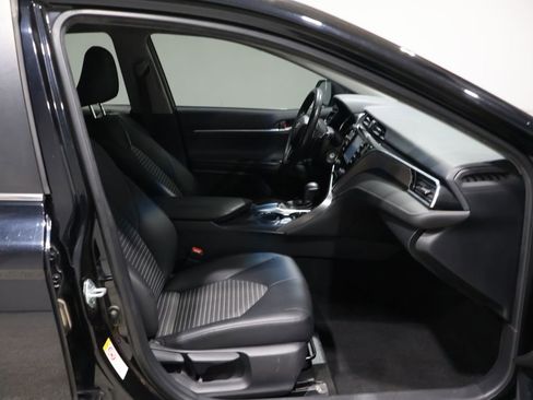 Used 2018 Toyota Camry SE image 20