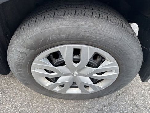 Used 2024 Toyota Corolla Cross L AWD/4WD image 5