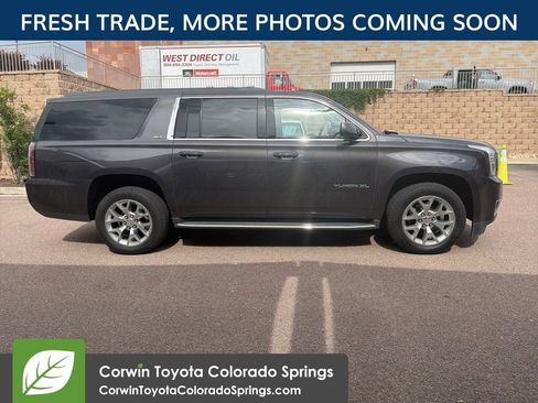 Used 2017 GMC Yukon XL SLT w/ Open Road Package AWD/4WD image 13