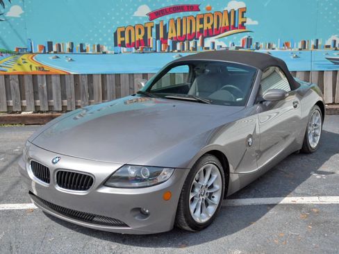 Used 2005 BMW Z4 2.5i image 1